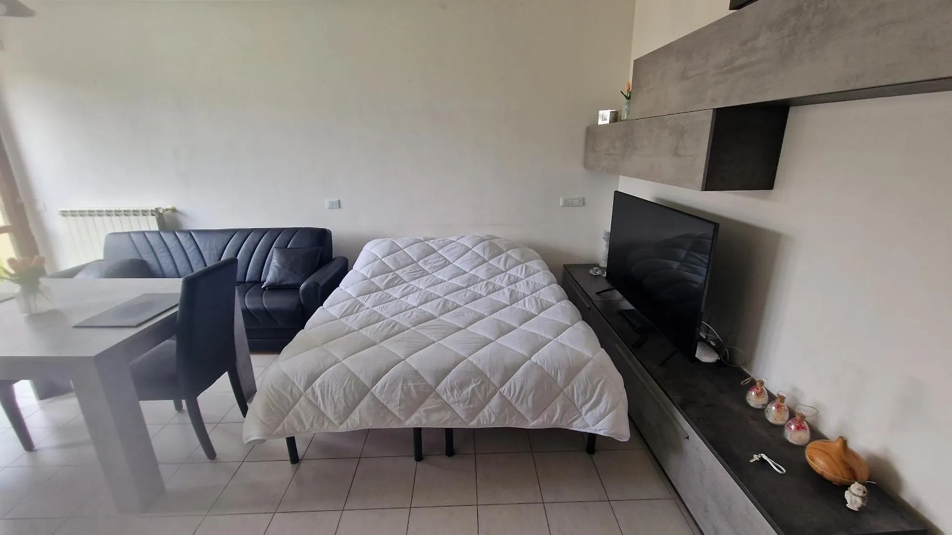 Affittacamere Maggiore Getaway 5 Min Drive From Lake Maggiore Luino